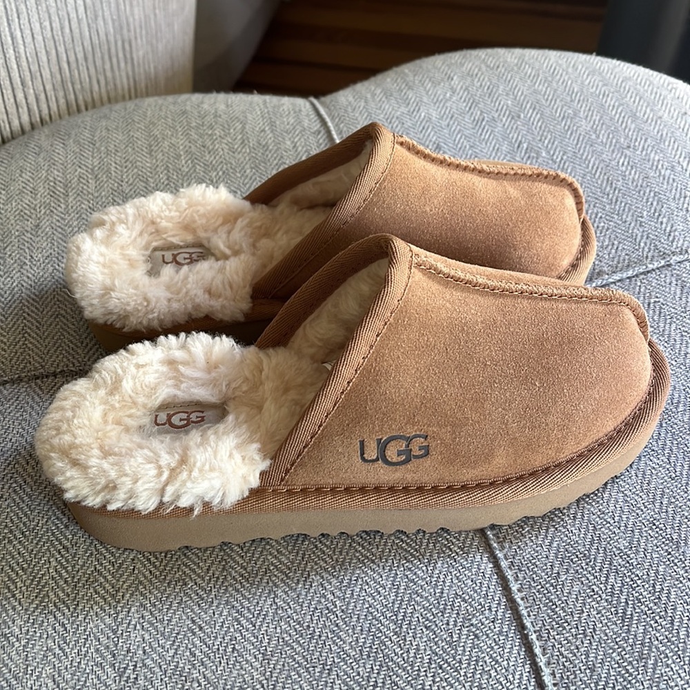 UGG Keegan Slipper